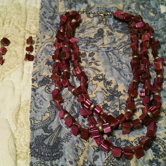 Necklace and earings